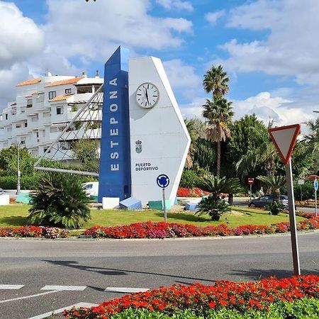 Estepona Port Beachside Apartment - Marina Bay Bagian luar foto