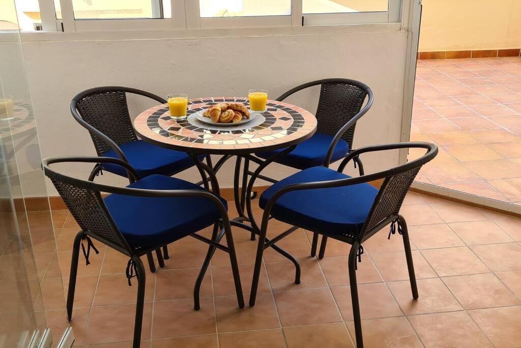 Estepona Port Beachside Apartment - Marina Bay Bagian luar foto