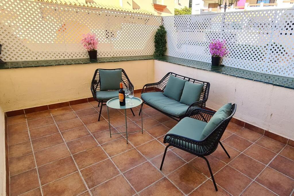 Estepona Port Beachside Apartment - Marina Bay Bagian luar foto