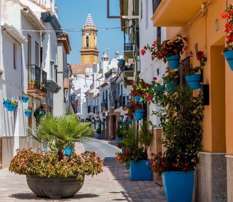 Estepona Port Beachside Apartment - Marina Bay Bagian luar foto