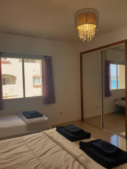 Estepona Port Beachside Apartment - Marina Bay Bagian luar foto