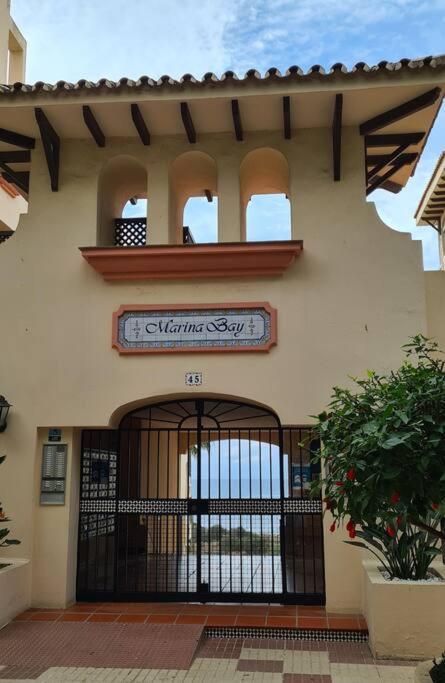 Estepona Port Beachside Apartment - Marina Bay Bagian luar foto