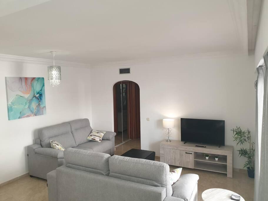 Estepona Port Beachside Apartment - Marina Bay Bagian luar foto
