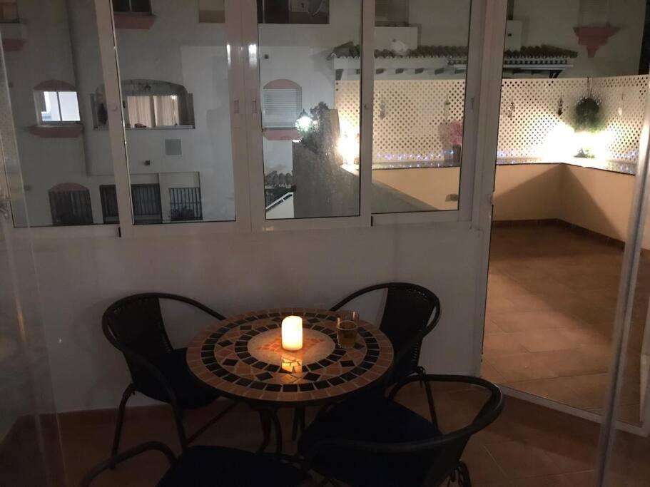 Estepona Port Beachside Apartment - Marina Bay Bagian luar foto