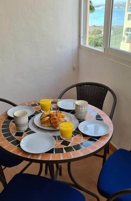 Estepona Port Beachside Apartment - Marina Bay Bagian luar foto